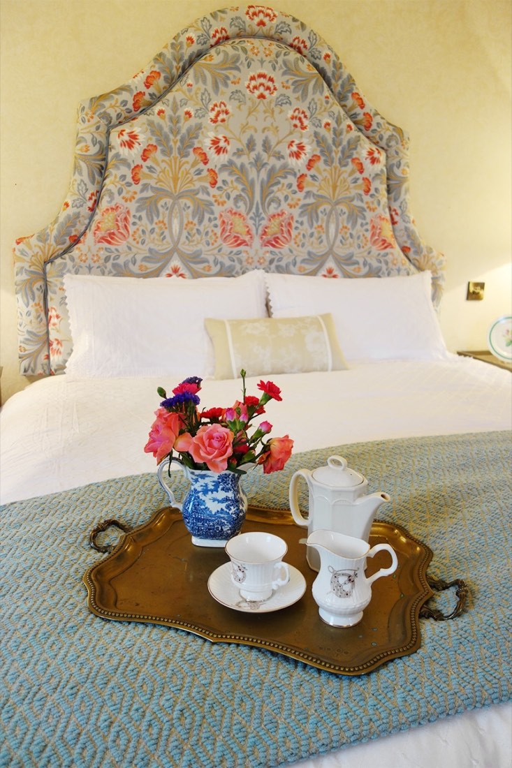 Master bedroom — bed detail